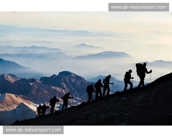 新闻登山——在信息山巅，做你的时代向导
